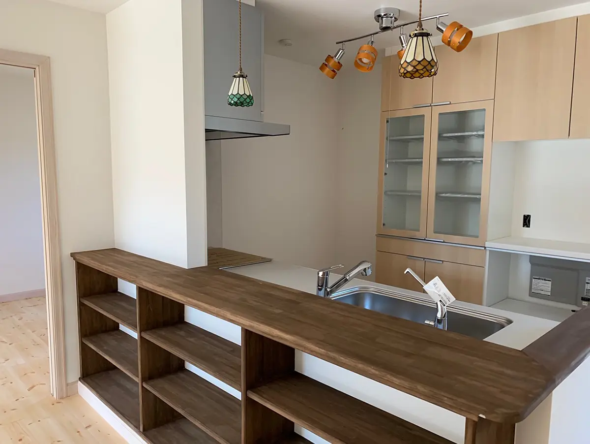 茨城県土浦市OAKSTYLE（オークスタイル）のアメリカンスタイル住宅のキッチン